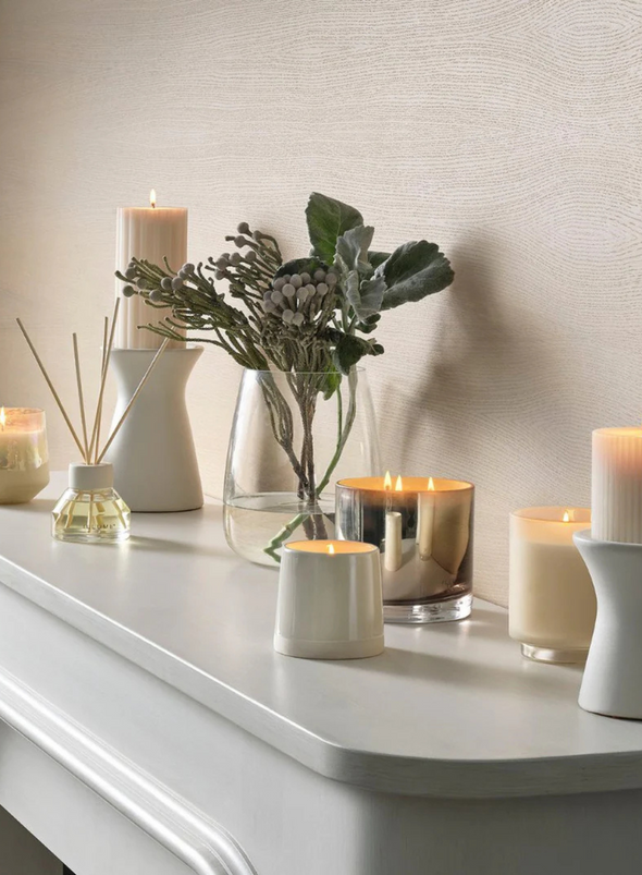 Winter White Vanity Tin Candle 50 Hours from Illume