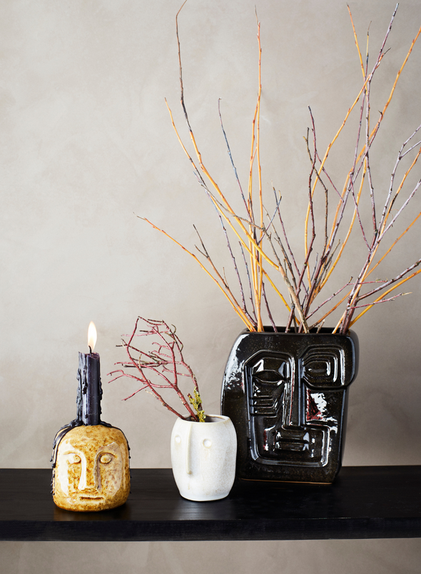 White Flowerpot with Face Imprint from Madam Stoltz