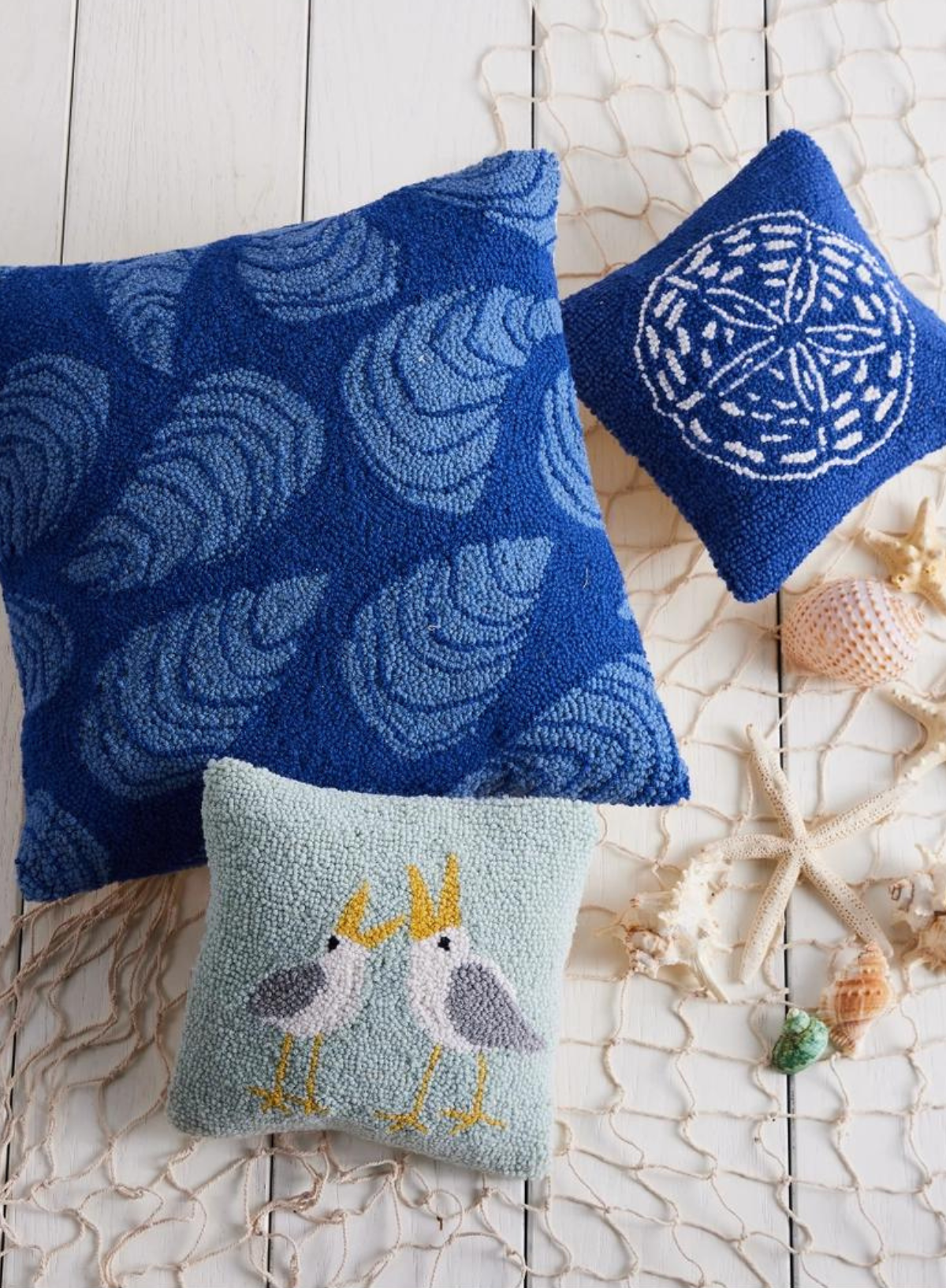 Seagulls Hook Cushion from Peking Handicraft